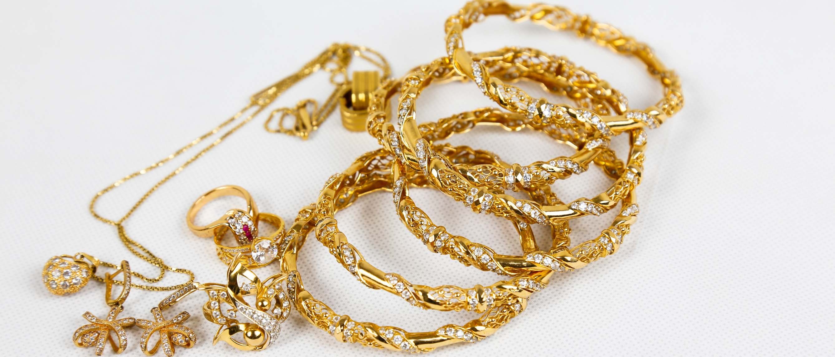 This is how to clean gold jewellery at home